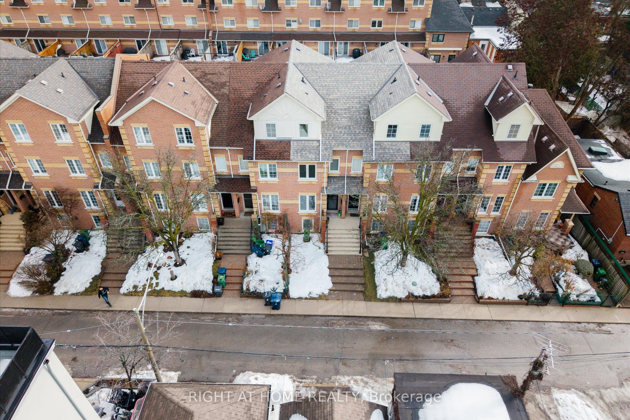 1149 Craven Road, Toronto E01