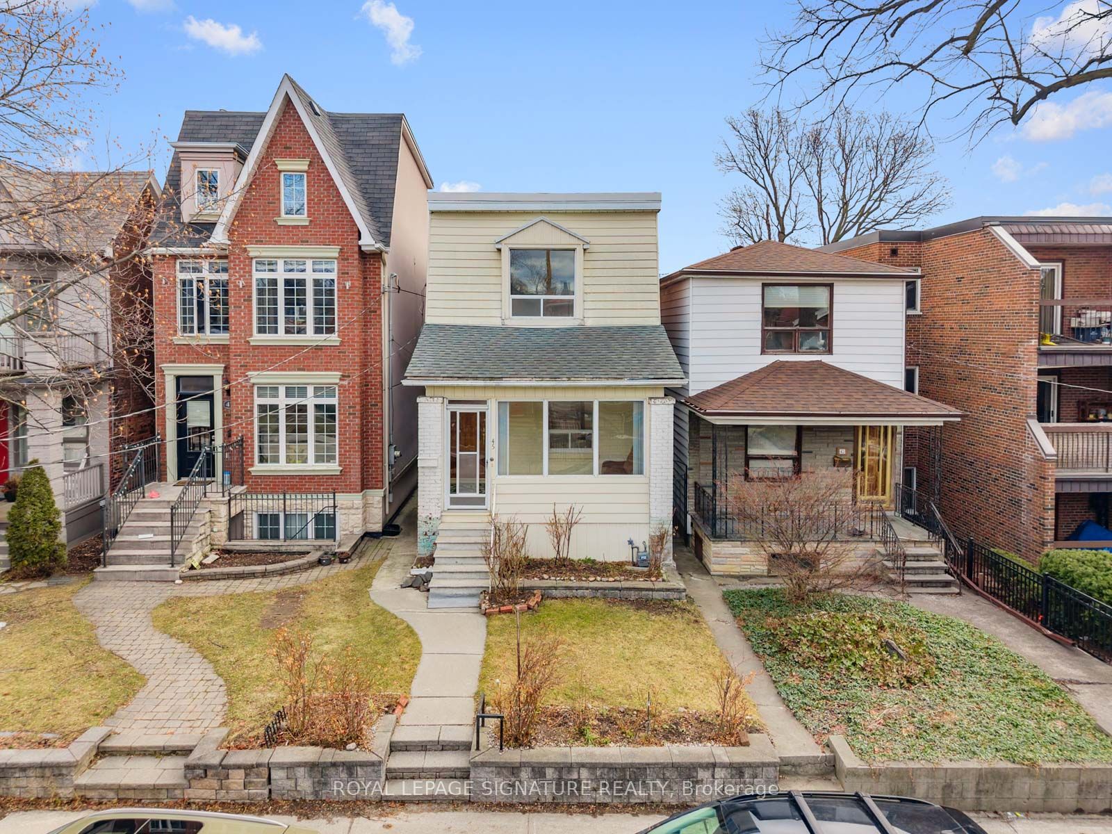 45 Eaton Avenue, Toronto E03
