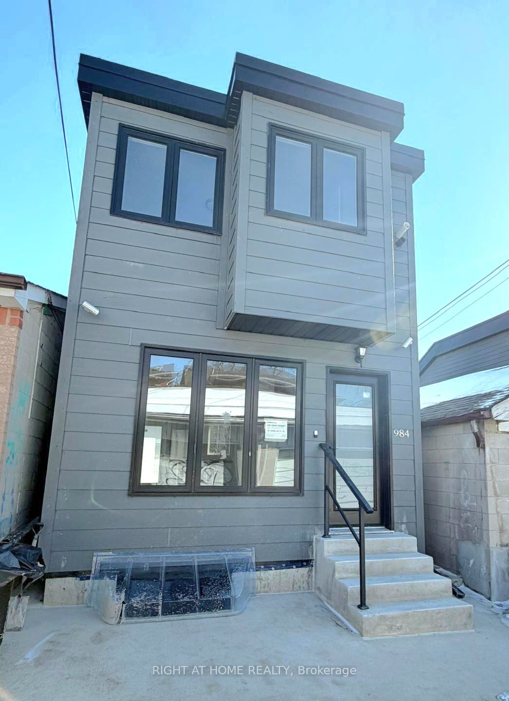 984 Ossington Avenue, Toronto W02