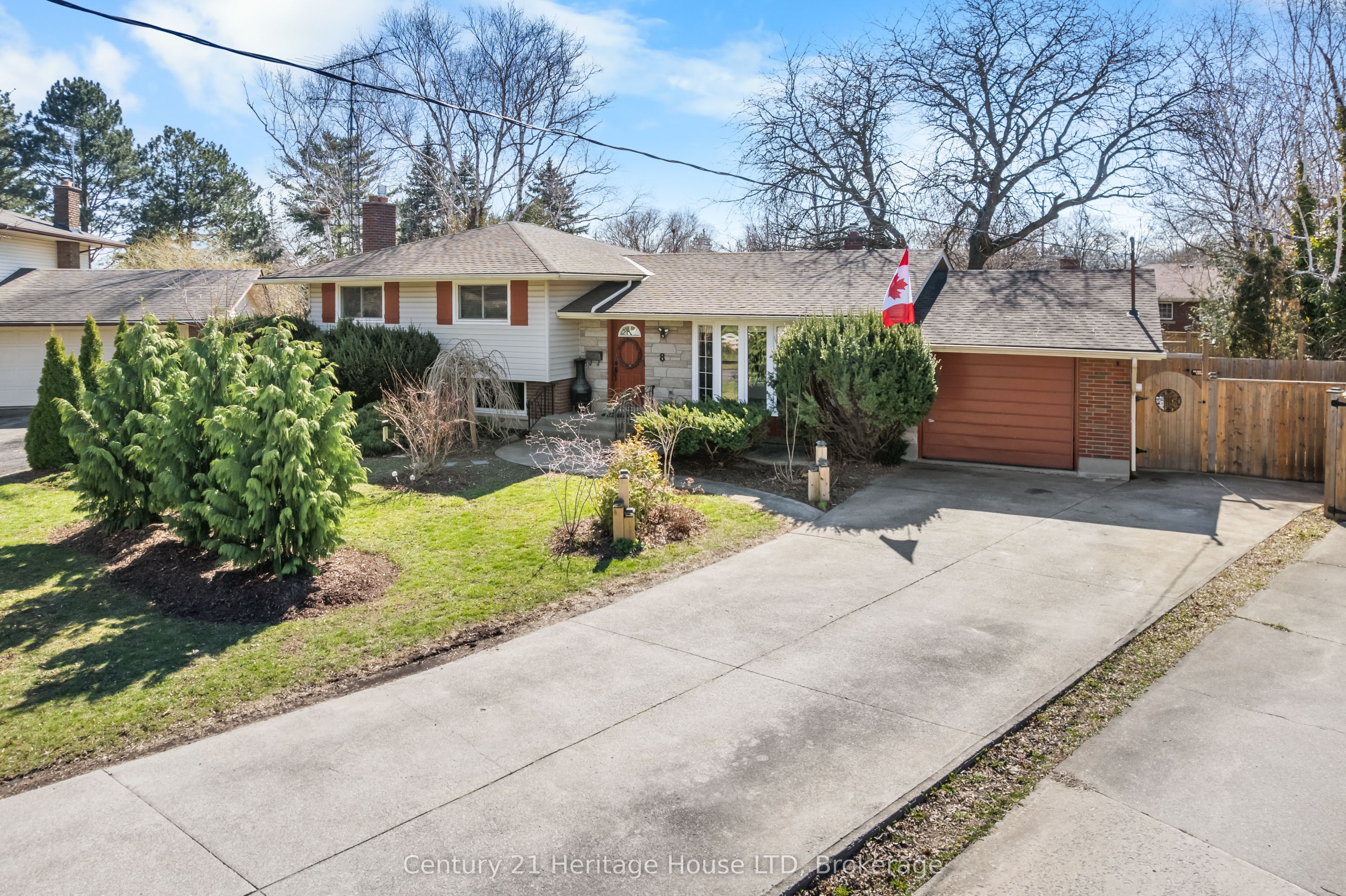 Nestled on a quiet cul-de-sac in one of St. Catharines' most desirable neighbourhoods, this spacious...