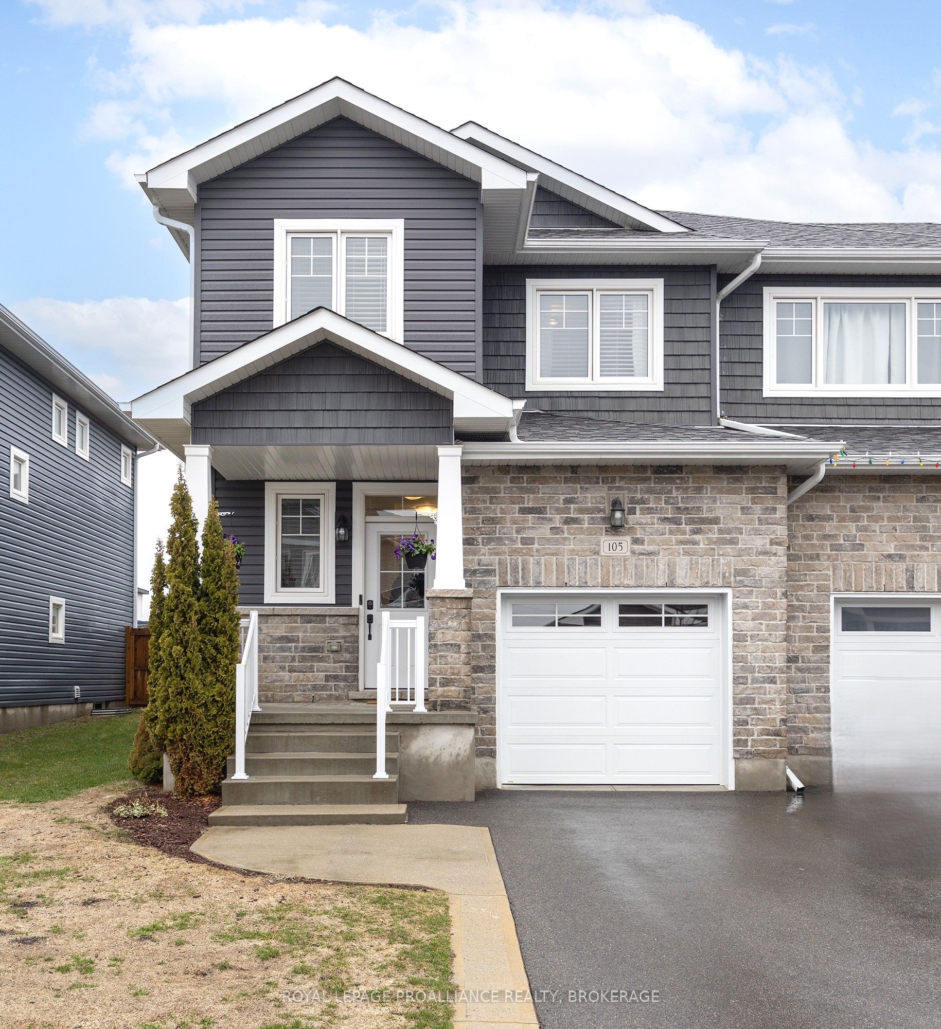 105 Hazlett Street, Loyalist